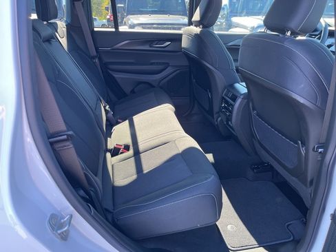 New 2025 Jeep Grand Cherokee image 13