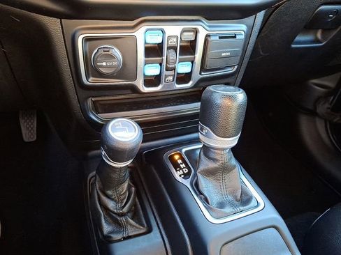 Used 2020 Jeep Wrangler Unlimited Sport image 17