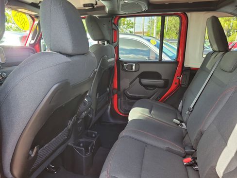 Used 2024 Jeep Wrangler Unlimited Rubicon image 6