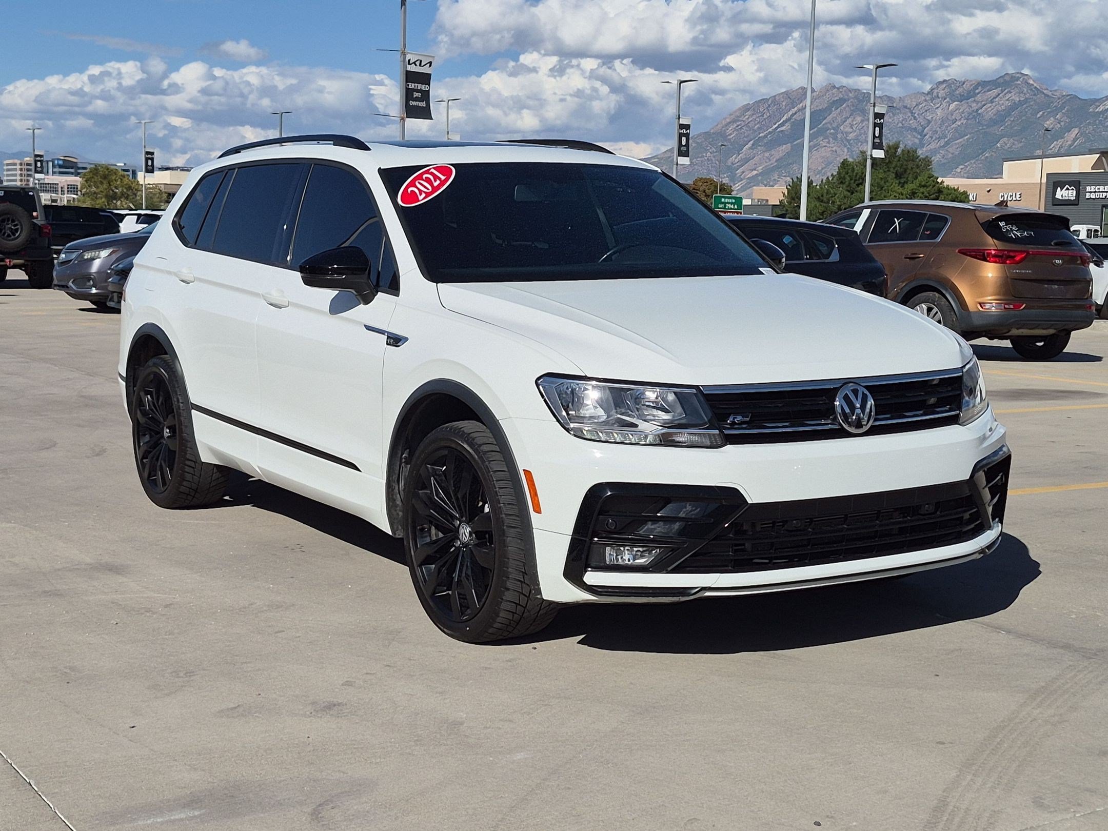 Used 2021 Volkswagen Tiguan SE R-Line AWD/4WD image 8