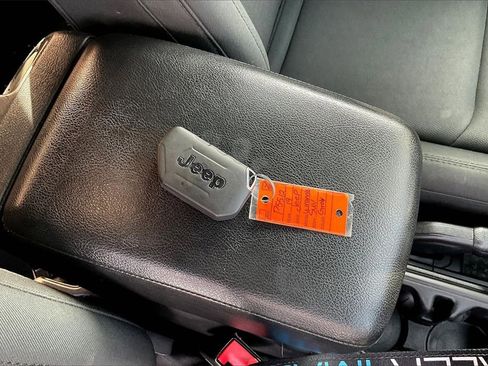 Used 2019 Jeep Wrangler Unlimited Sport S image 35