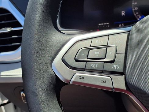 New 2025 Volkswagen Taos SE image 19