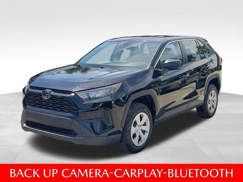 Used 2022 Toyota RAV4 LE FWD image 1