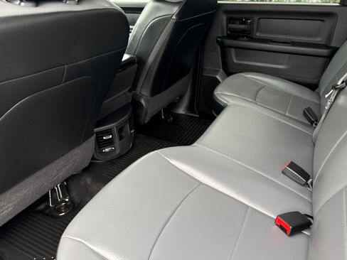 Used 2022 RAM 2500 Tradesman w/ Chrome Appearance Group image 12