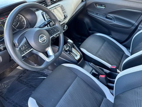 Used 2020 Nissan Versa SV image 4
