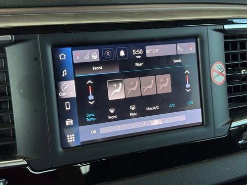 Used 2023 Chrysler Voyager LX FWD image 34