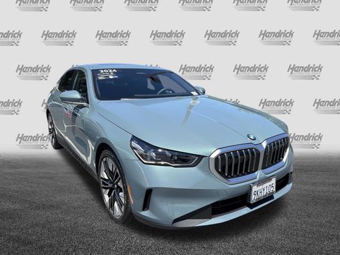 Used 2024 BMW 530i w/ Premium Package RWD image 10