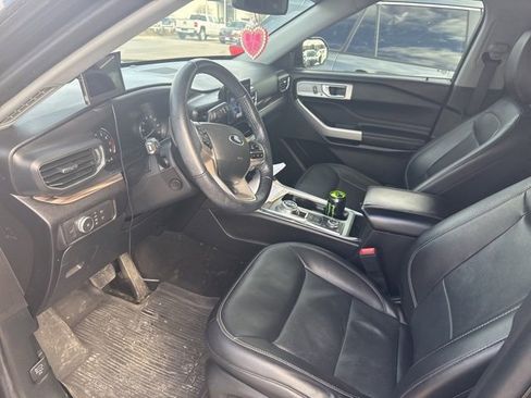 Used 2021 Ford Explorer Limited w/ Equipment Group 301A image 5