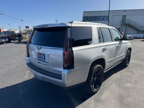 Used 2018 Cadillac Escalade Premium Luxury AWD/4WD image 4
