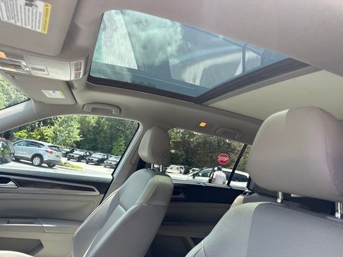 Used 2019 Volkswagen Atlas SEL FWD image 18