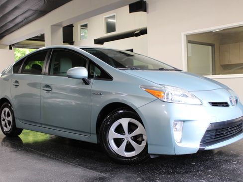 Used 2012 Toyota Prius Two FWD image 31