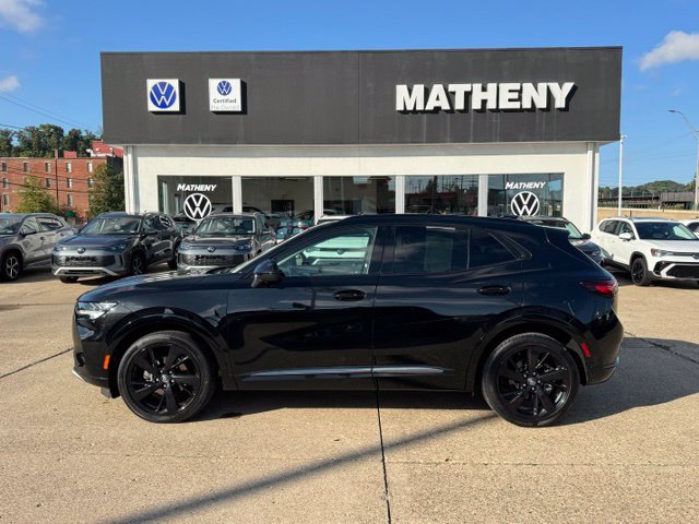 Used 2022 Buick Envision Essence w/ Technology Package I AWD/4WD image 2