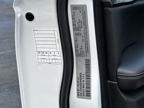 Used 2024 Jeep Grand Cherokee L Laredo image 21