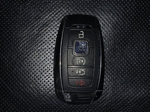 Used 2018 Lincoln MKX Reserve w/ Driver Assistance Package image 32