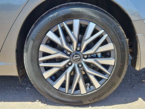 Used 2023 Nissan Altima 2.5 SV w/ SV Premium Package FWD image 13