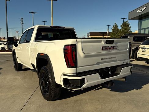 Used 2025 GMC Sierra 2500 AT4 image 6