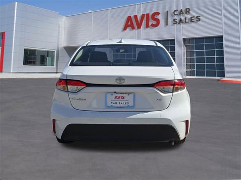 Used 2025 Toyota Corolla LE image 6