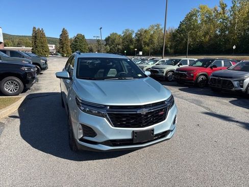 Used 2022 Chevrolet Equinox RS w/ RS Leather Package image 9