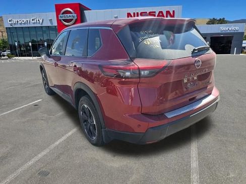 Used 2024 Nissan Rogue SV AWD/4WD image 9