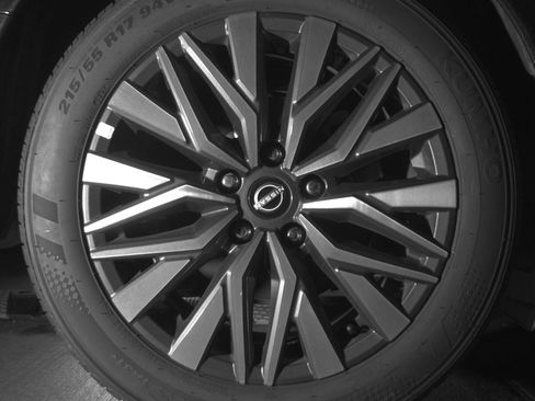 Used 2025 Nissan Altima 2.5 SV image 15