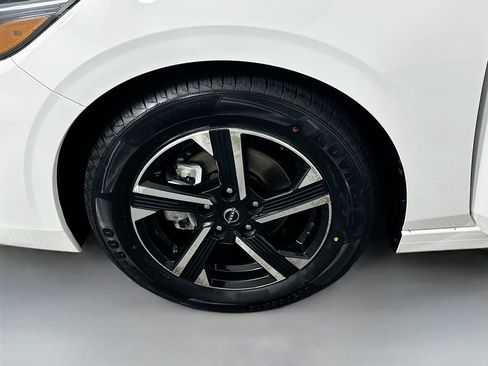Used 2024 Nissan Sentra SV image 29