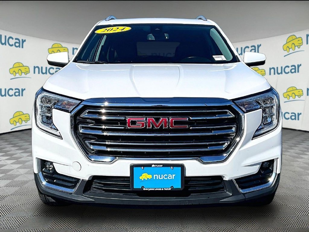 Used 2024 GMC Terrain SLT AWD/4WD image 2