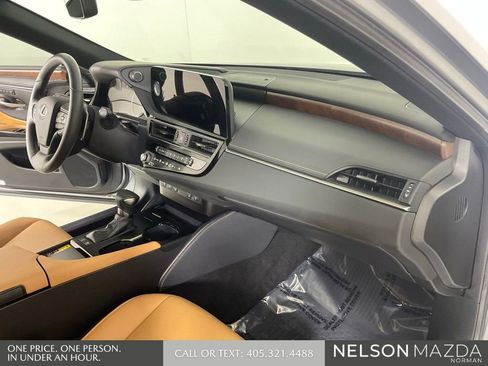 Used 2025 Lexus ES 300h F Sport w/ Accessory Package (Z2) FWD image 31