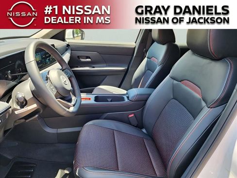 New 2025 Nissan Kicks SR AWD/4WD image 7