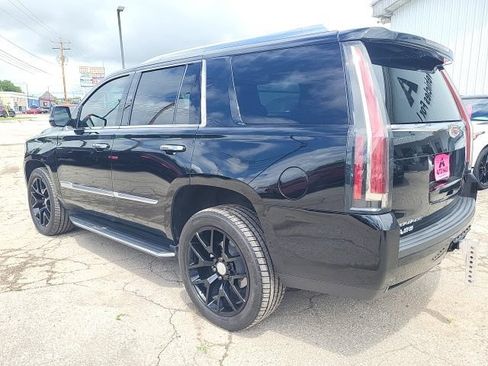Used 2020 Cadillac Escalade Luxury AWD/4WD image 12