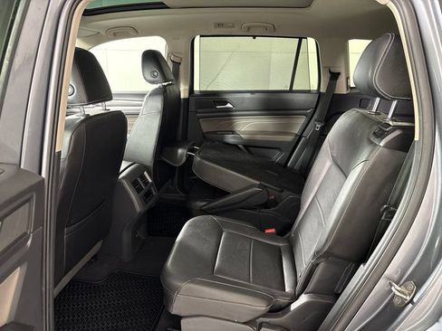 Used 2023 Volkswagen Atlas SE w/ Panoramic Sunroof Package FWD image 28