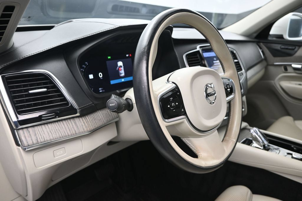 Used 2023 Volvo XC90 B6 Ultimate w/ Protection Package Premier AWD/4WD image 12