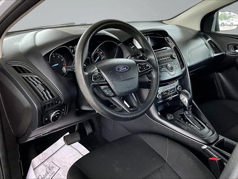 Used 2017 Ford Focus SE FWD image 14