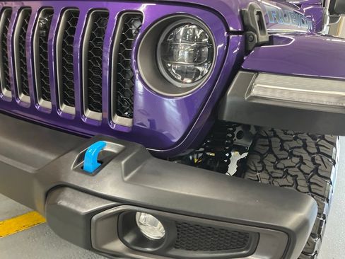 Used 2023 Jeep Wrangler Unlimited Rubicon 4xe w/ Cold Weather Group AWD/4WD image 11