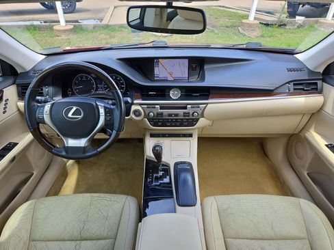 Used 2014 Lexus ES 350 w/ Luxury Package FWD image 14