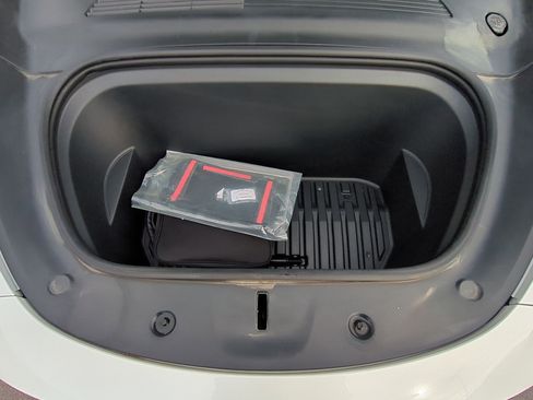 Used 2021 Tesla Model Y Long Range image 28