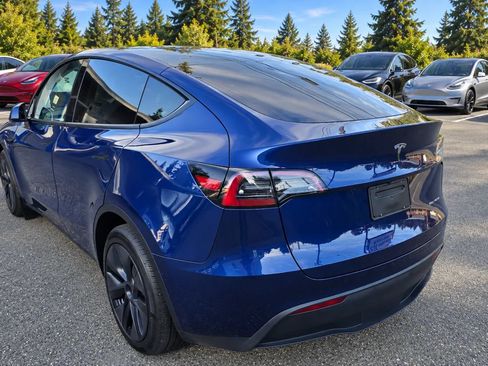 Used 2025 Tesla Model Y Long Range AWD/4WD image 7