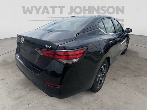Used 2024 Nissan Sentra SV FWD image 9