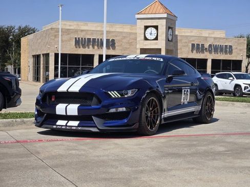 Used 2018 Ford Mustang Shelby GT350 w/ Convenience Package RWD image 3