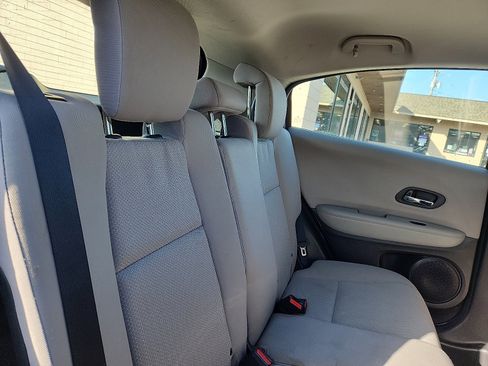 Used 2017 Honda HR-V LX image 29