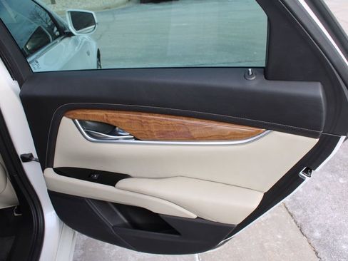 Used 2018 Cadillac XTS Luxury image 23