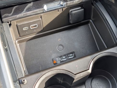 Used 2024 GMC Yukon Denali w/ Denali Reserve Package image 27