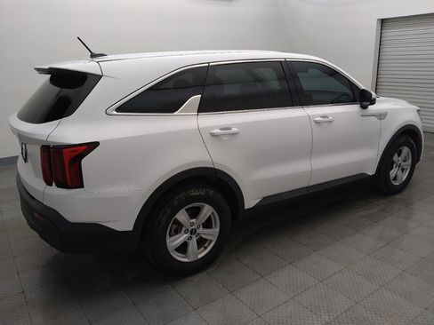 Used 2023 Kia Sorento LX FWD image 10