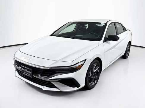 Certified 2025 Hyundai Elantra Sport FWD image 4