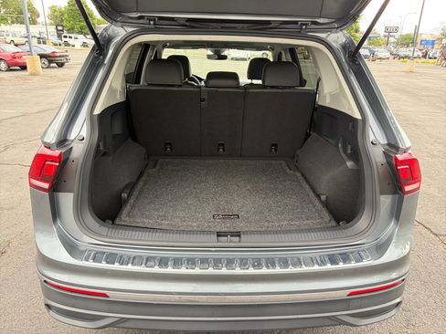 Certified 2023 Volkswagen Tiguan SE w/ Panoramic Sunroof Package AWD/4WD image 34