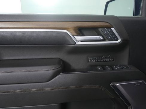 Used 2022 Chevrolet Silverado 1500 High Country w/ Z71 Off-Road Package image 10