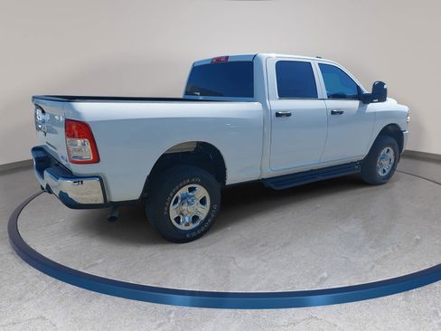 Used 2024 RAM 2500 Tradesman w/ Chrome Appearance Group AWD/4WD image 5