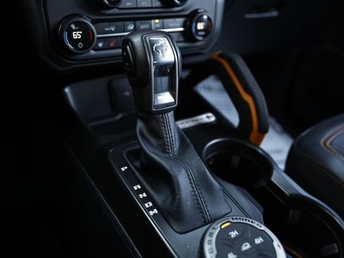 Used 2023 Ford Bronco Badlands image 40