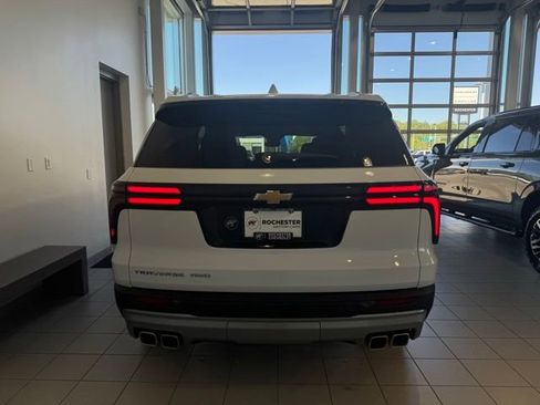 Used 2026 Chevrolet Traverse LT w/ Driver Confidence Package AWD/4WD image 32