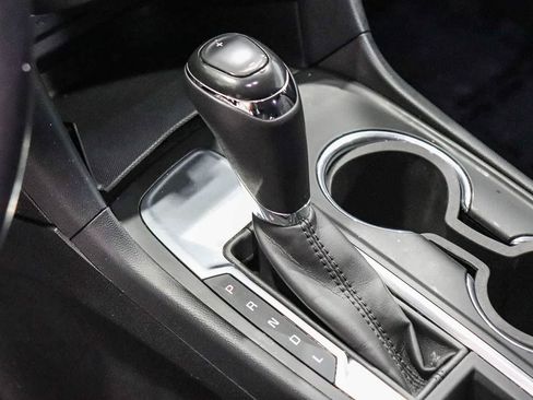 Used 2019 Chevrolet Equinox LT FWD image 19