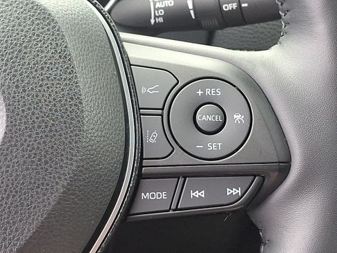 Used 2020 Toyota RAV4 Limited AWD/4WD image 24
